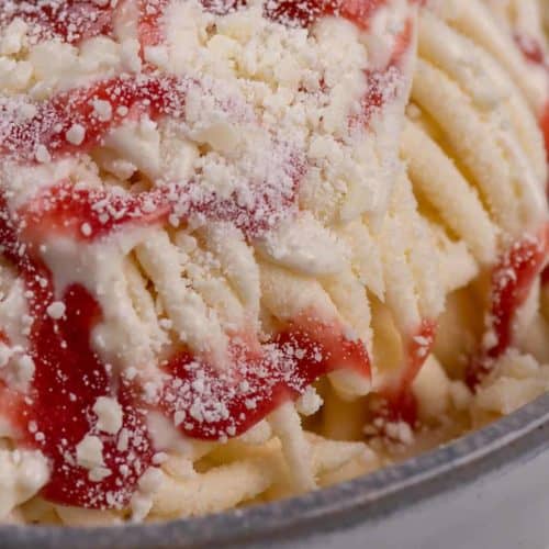 A bowl of Spaghetti Ice Cream (Spaghettieis)
