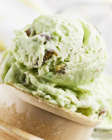 No-churn Pistachio Ice Cream in a cone.