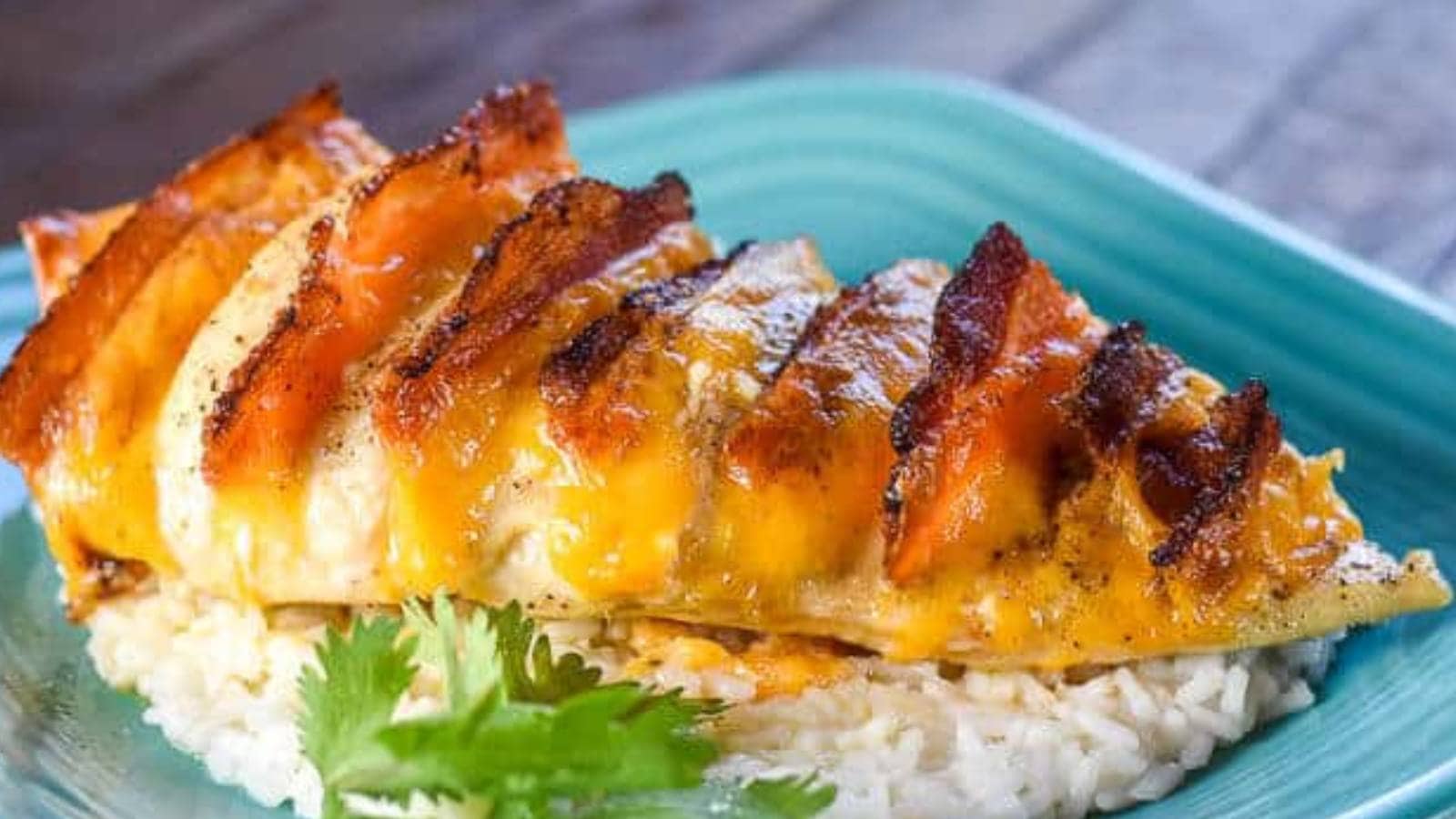 Hasselback Chicken Stuffed With Bacon, Ranch And Cheddar recipe by Flavor Mosaic.