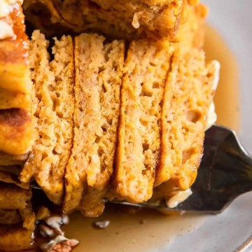 Easy Pumpkin Pancakes recipe by If You Give A Blonde A Kitchen.