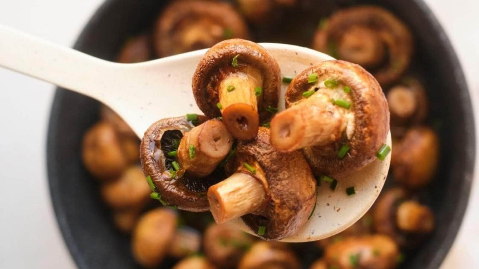 Balsamic Roasted Mushrooms recipe by Natural Deets.