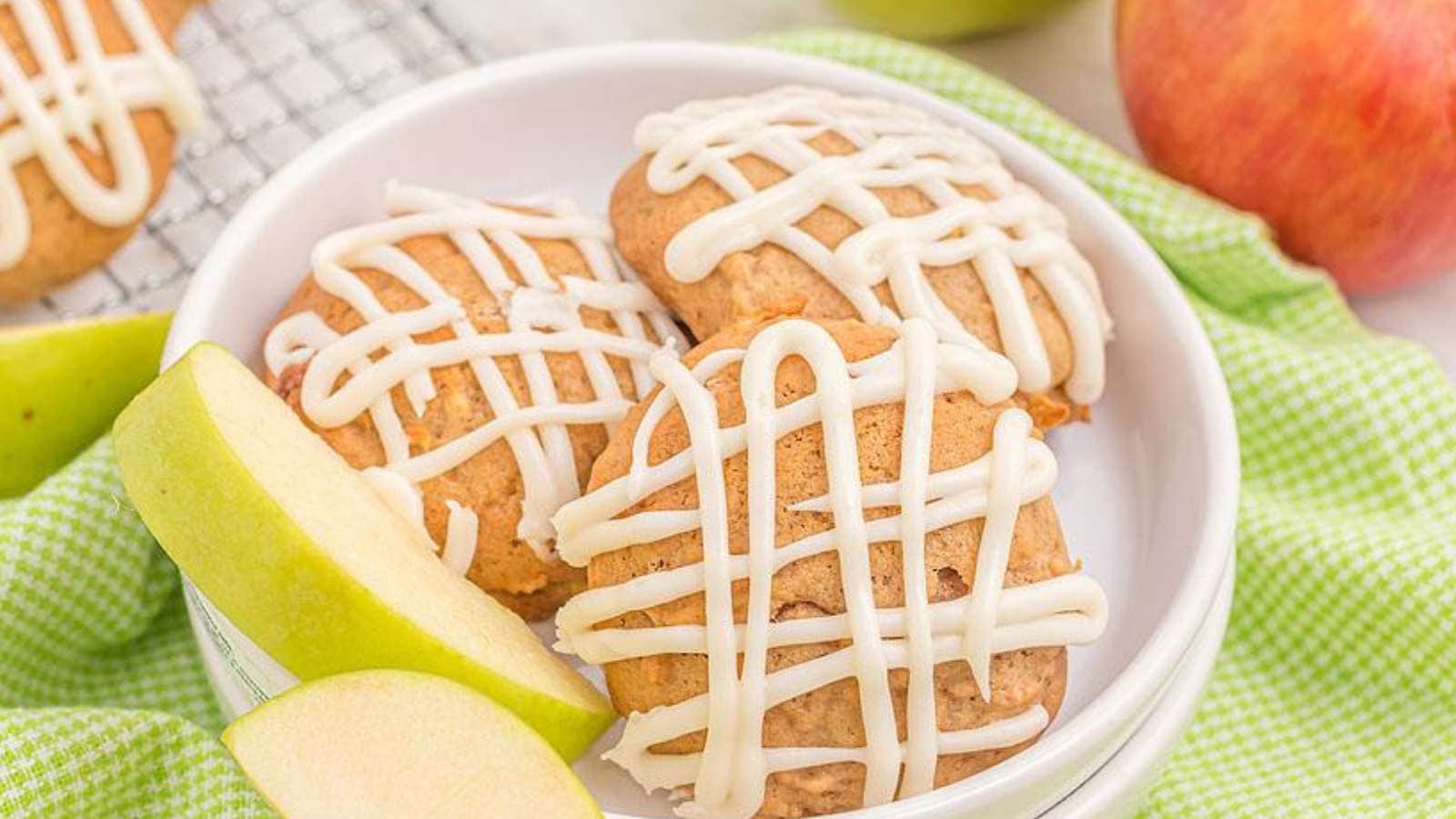 Apple Pie Muffin Top Cookies recipe by Xoxo Bella.