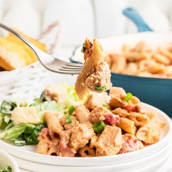 A forkful of creamy Cajun Chicken Pasta.
