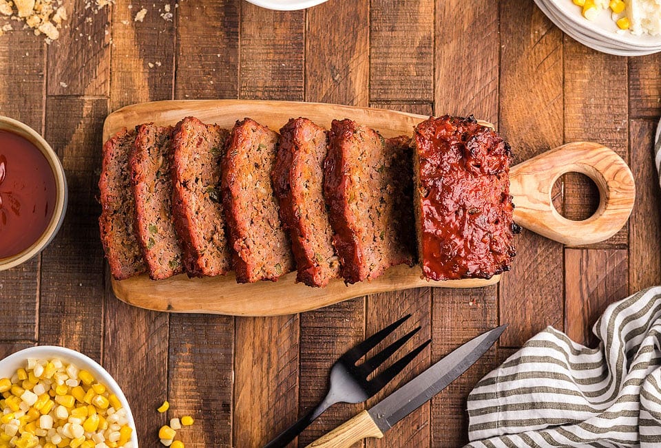 BBQ Smoked Meatloaf recipe by Xoxo Bella.