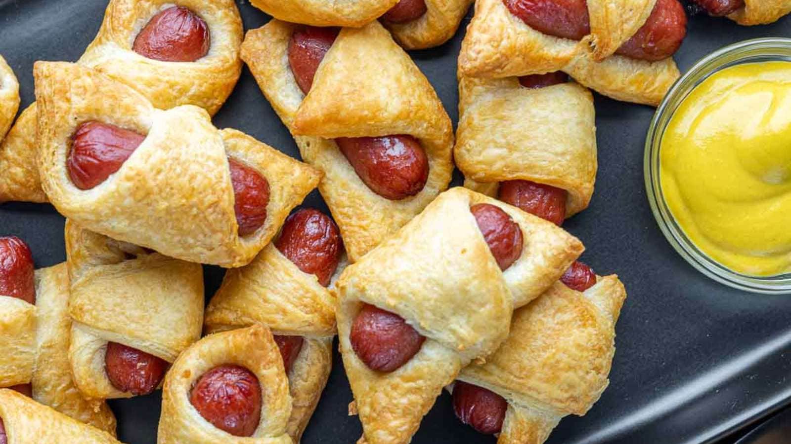Air Fryer Pigs in Blankets recipe by Homemade Interest.