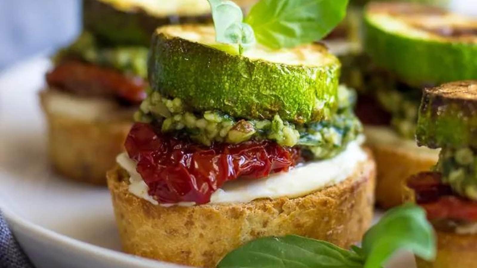 Bruschetta With Pesto And Sun-Dried Tomatoes recipe by Lavender And Macarons.
