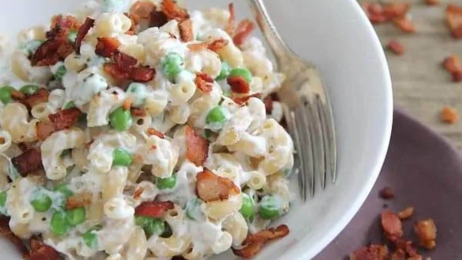 Greek Yogurt Mac'n Cheese With Peas And Bacon recipe by Running To The Kitchen.