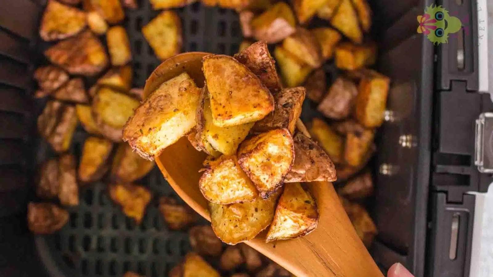 Air Fryed Red Potatoes recipe by The Kitchen Bucket List.
