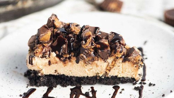 Creamy Dreamy Chocolate Peanut Butter Pie recipe by XoxoBella.