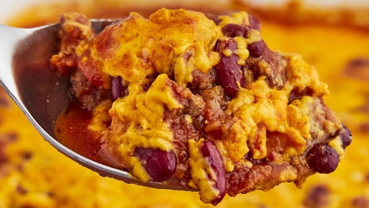 Easy Cheesy Beef And Bean Casserole.