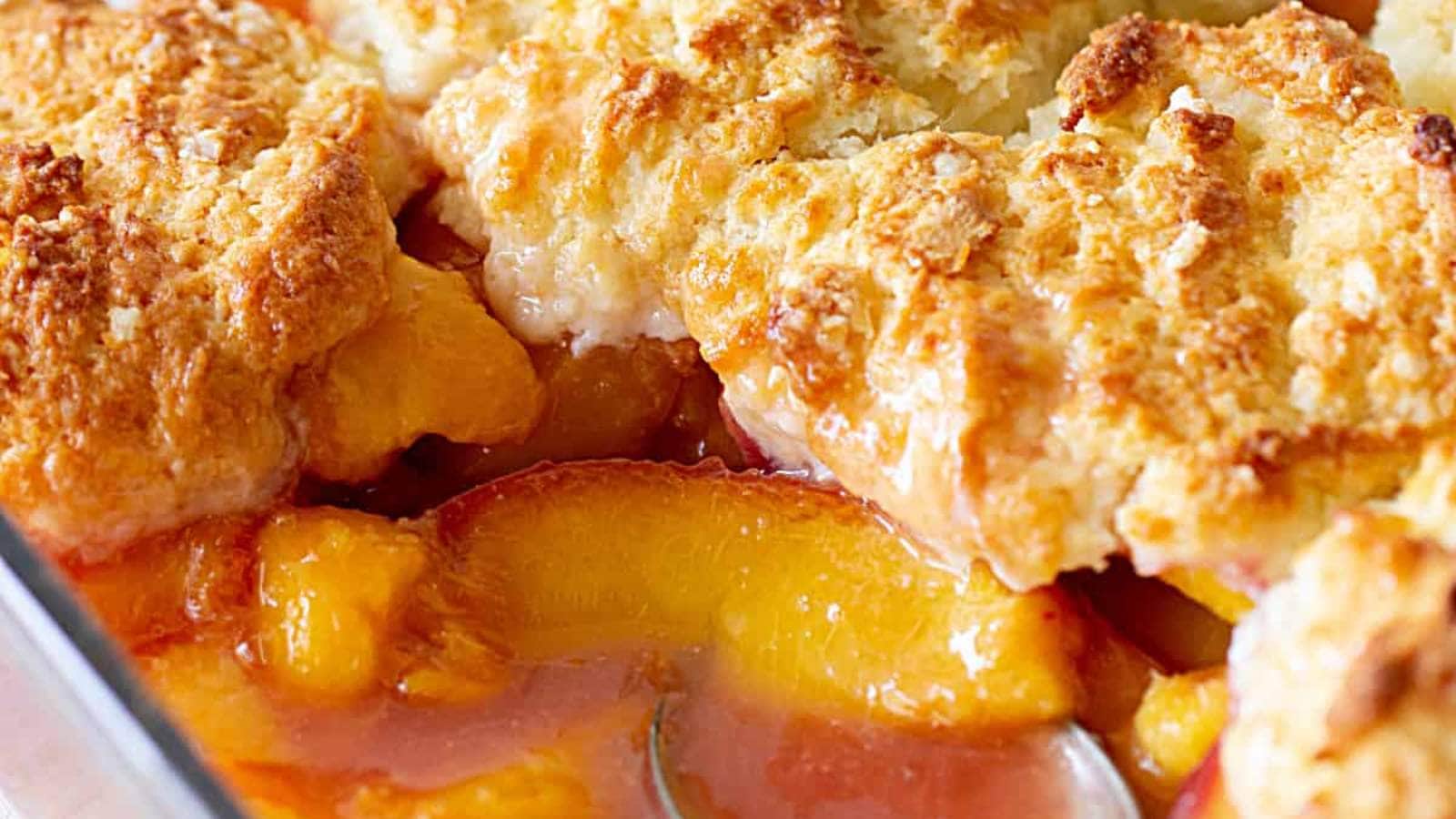 Old Fashioned Peach Cobbler recipe by Vintage Kitchen.