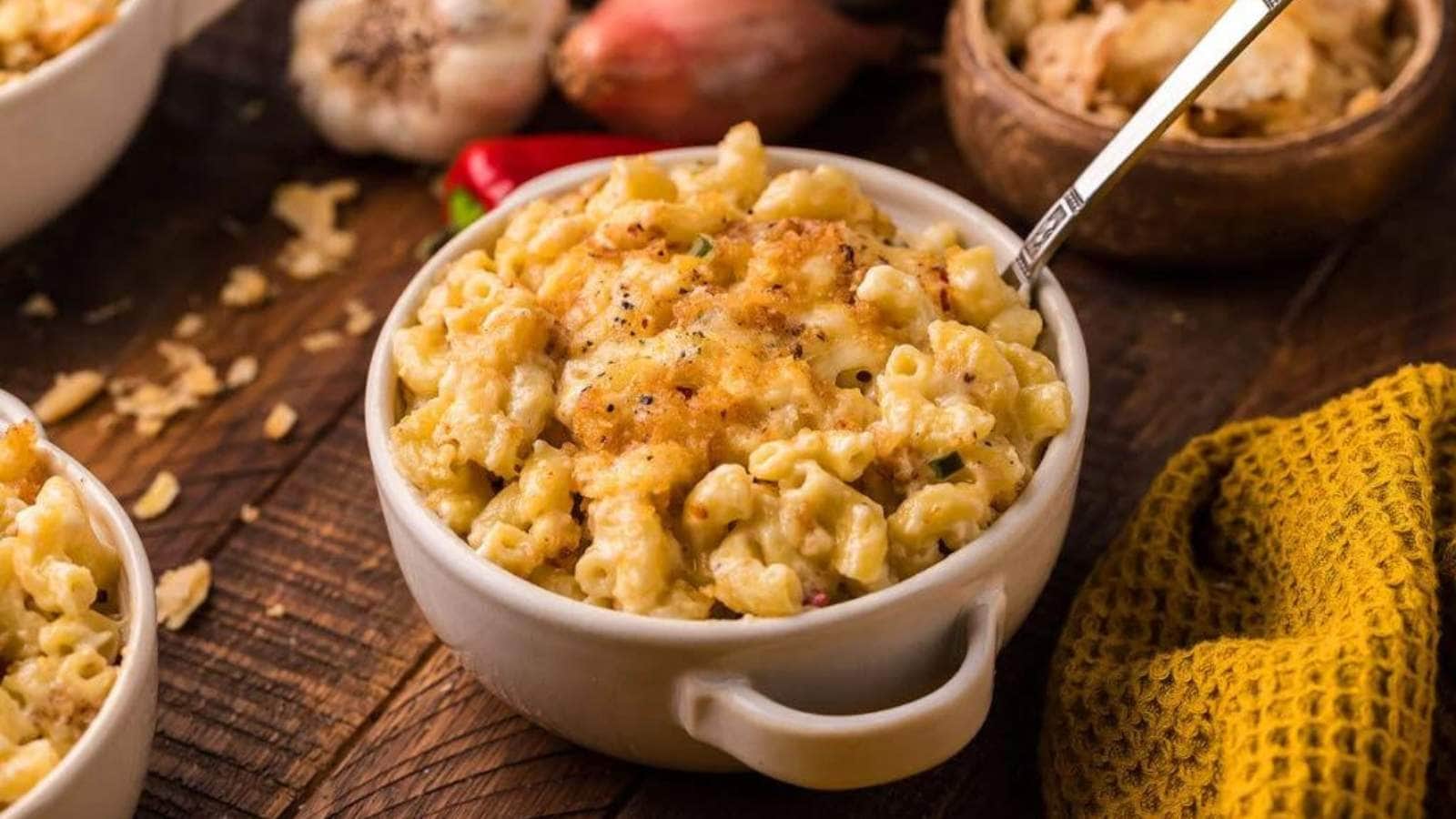Smoked Gouda Mac and Cheese with Pancetta recipe by Xoxo Bella.