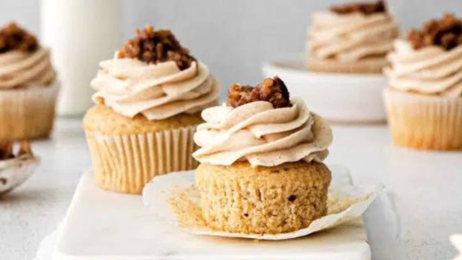 A cupcakes with frosting on top.