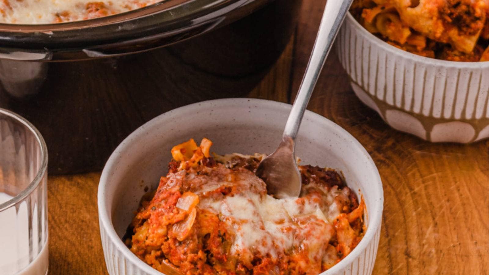 Slow Cooker Baked Ziti recipe by Cookin Chicks.