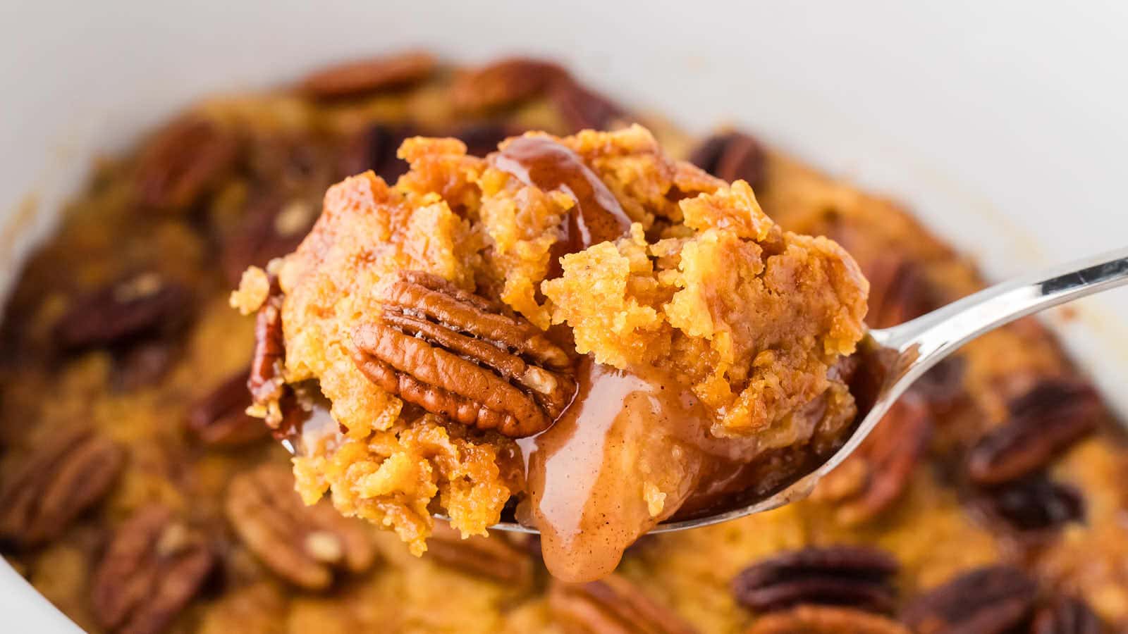 Cozy Slow Cooker Apple Pie Cake with Caramel Drizzle