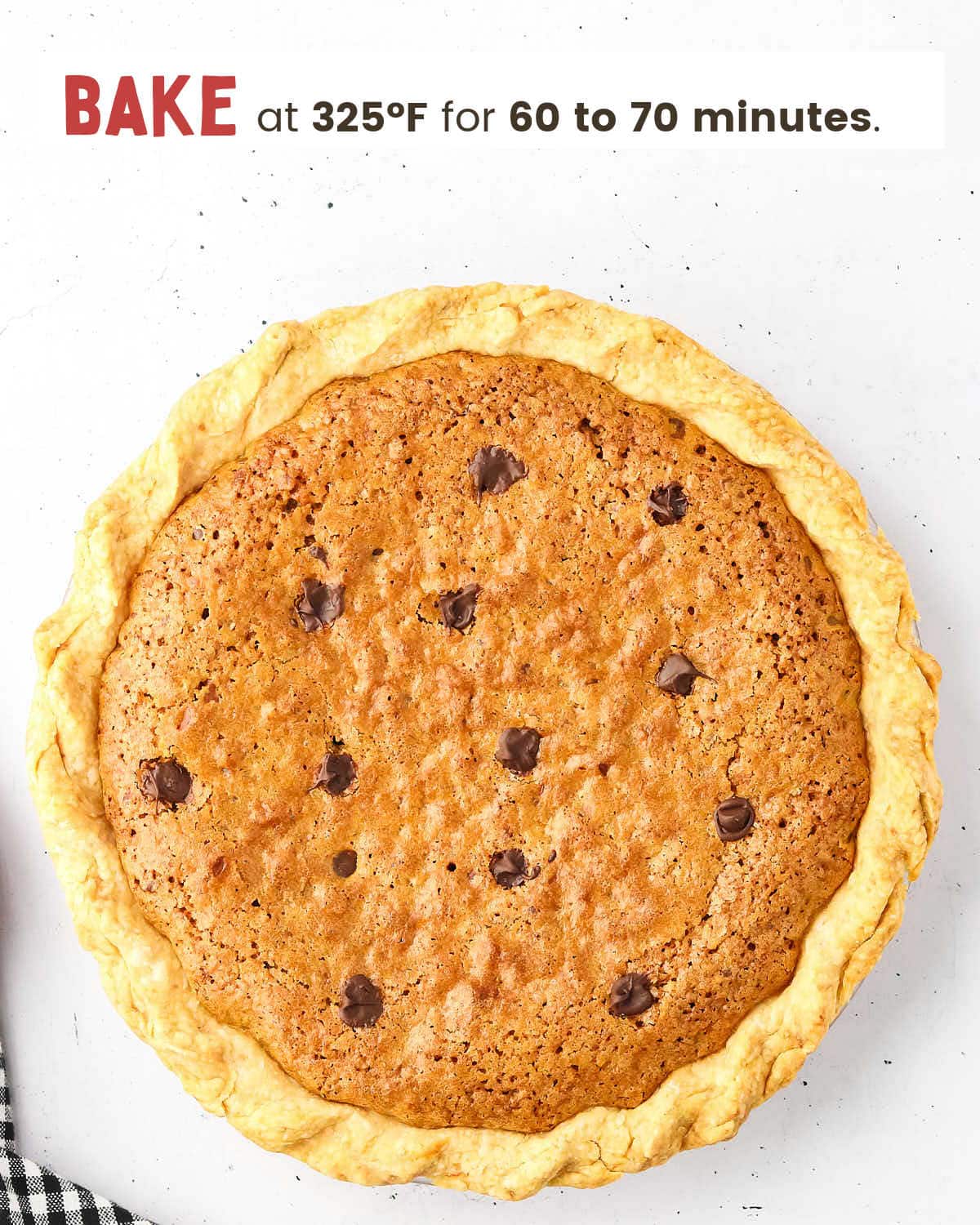 A baked cookie pie.
