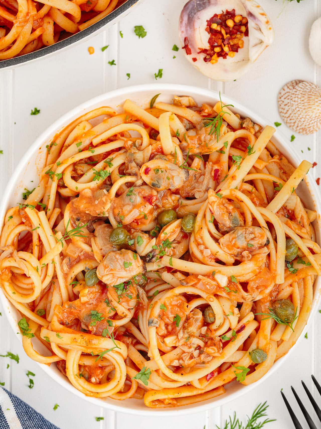 Top-down view of Linguini with Clams.