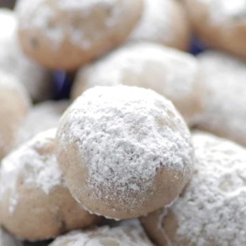 Chai Spiced Cookies dusted with powdered sugar