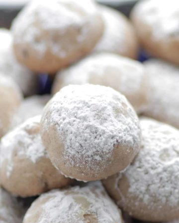 Chai Spiced Cookies dusted with powdered sugar